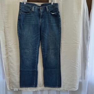 Lee Platinum "Naturally Slimming" Jeans, Size 12 Short